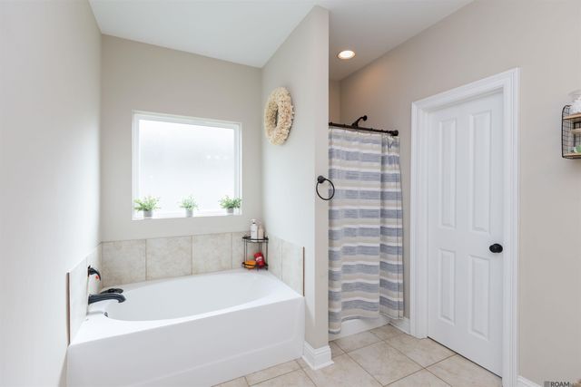 41114 E Don Lou Rd, Gonzales, LA 70737