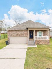 41114 E Don Lou Rd, Gonzales, LA 70737