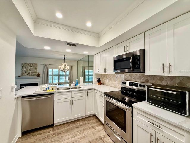 5220 S RUSSELL STREET 32, Tampa, FL 33611