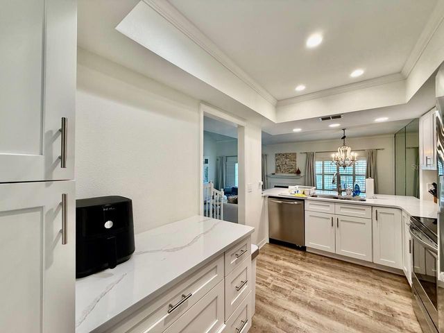 5220 S RUSSELL STREET 32, Tampa, FL 33611