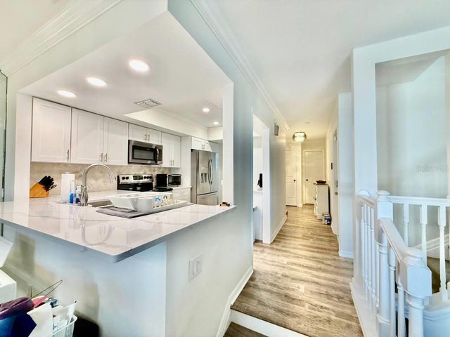 5220 S RUSSELL STREET 32, Tampa, FL 33611