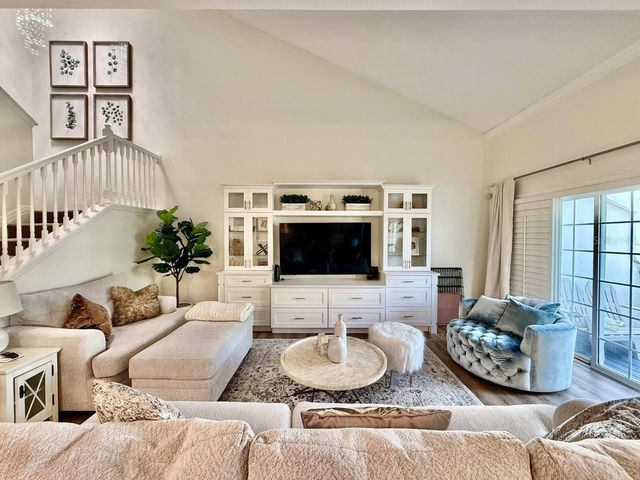 5220 S RUSSELL STREET 32, Tampa, FL 33611