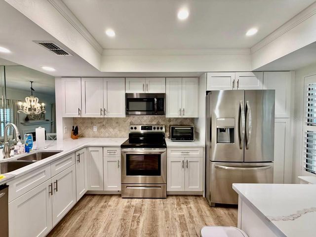 5220 S RUSSELL STREET 32, Tampa, FL 33611