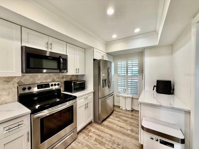 5220 S RUSSELL STREET 32, Tampa, FL 33611