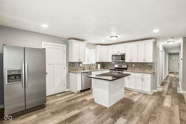 2830 Roberta Drive, Indianapolis, IN 46222