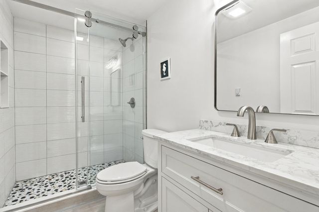 43 Quaker Road, Hyannis, MA 02601