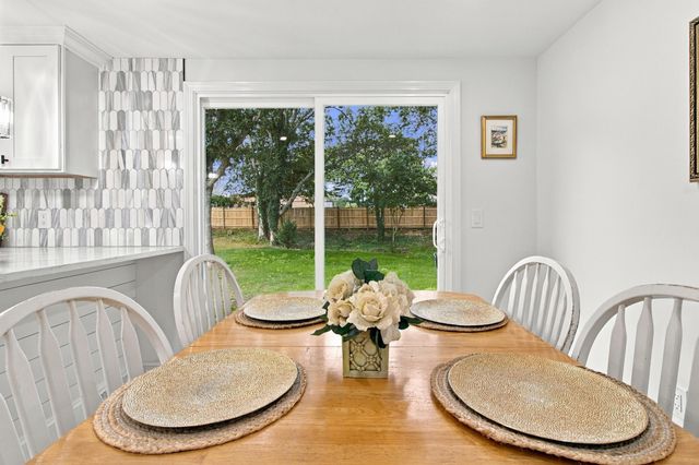 43 Quaker Road, Hyannis, MA 02601