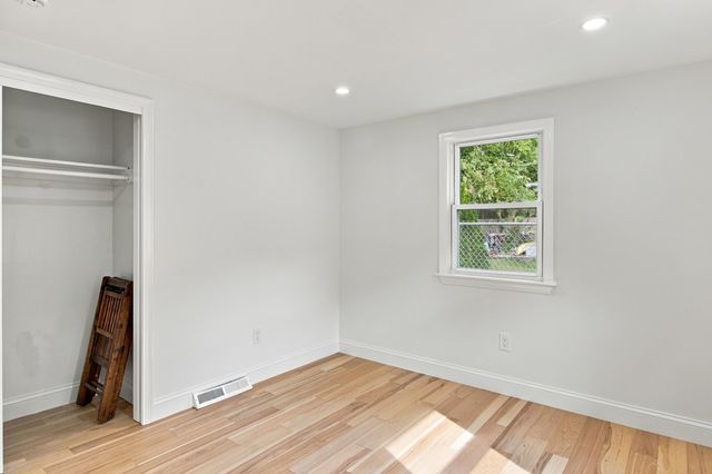 43 Quaker Road, Hyannis, MA 02601