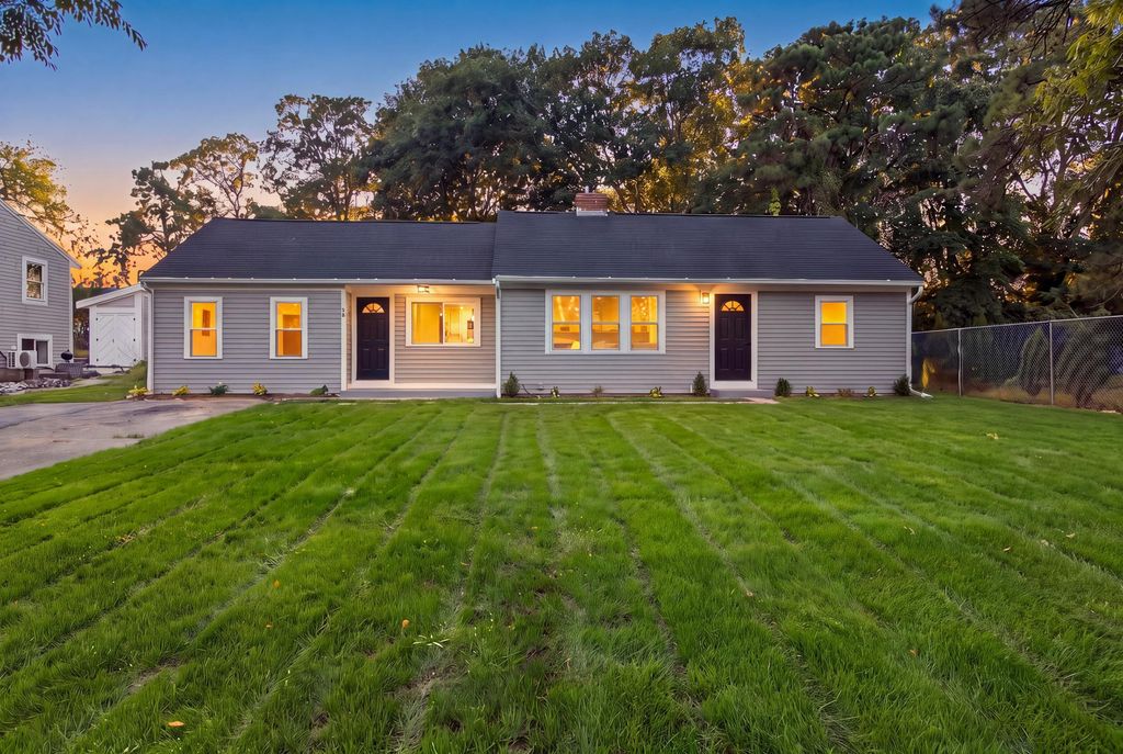 43 Quaker Road, Hyannis, MA 02601
