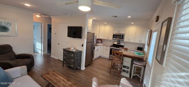 3201 Route 35 N B, Lavallette, NJ 08735