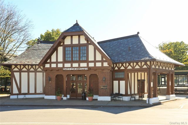 33 Fieldstone Drive G4, Hartsdale, NY 10530