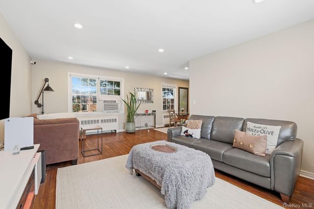 33 Fieldstone Drive G4, Hartsdale, NY 10530