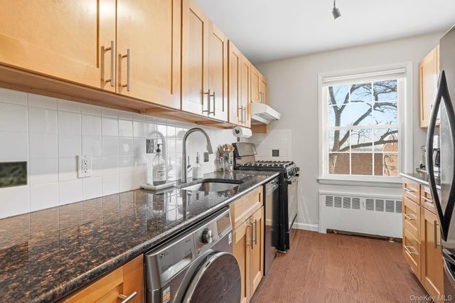 33 Fieldstone Drive G4, Hartsdale, NY 10530