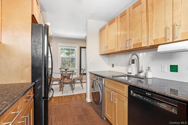 33 Fieldstone Drive G4, Hartsdale, NY 10530