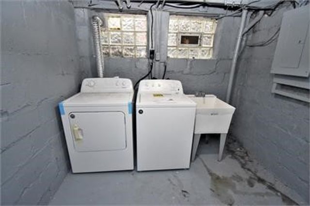 210 Chesterfield Rd, Oakland, PA 15213