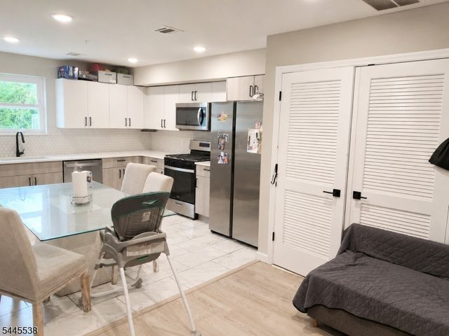 52 Holland St, Newark City, NJ 07103