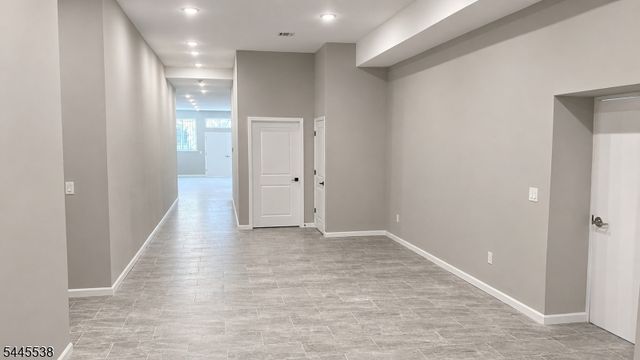 52 Holland St, Newark City, NJ 07103