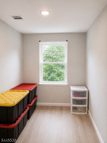 52 Holland St, Newark City, NJ 07103