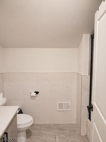 52 Holland St, Newark City, NJ 07103