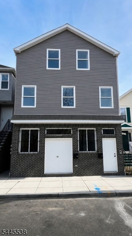 52 Holland St, Newark City, NJ 07103