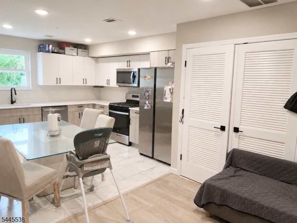 52 Holland St, Newark City, NJ 07103 — photo 2