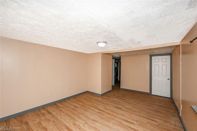 916 Abington Road, Akron, OH 44312
