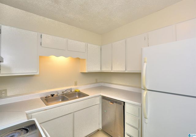 840 BEACON PARKWAY E, Birmingham, AL 35209