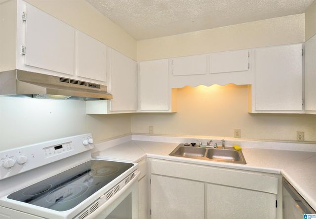 840 BEACON PARKWAY E, Birmingham, AL 35209