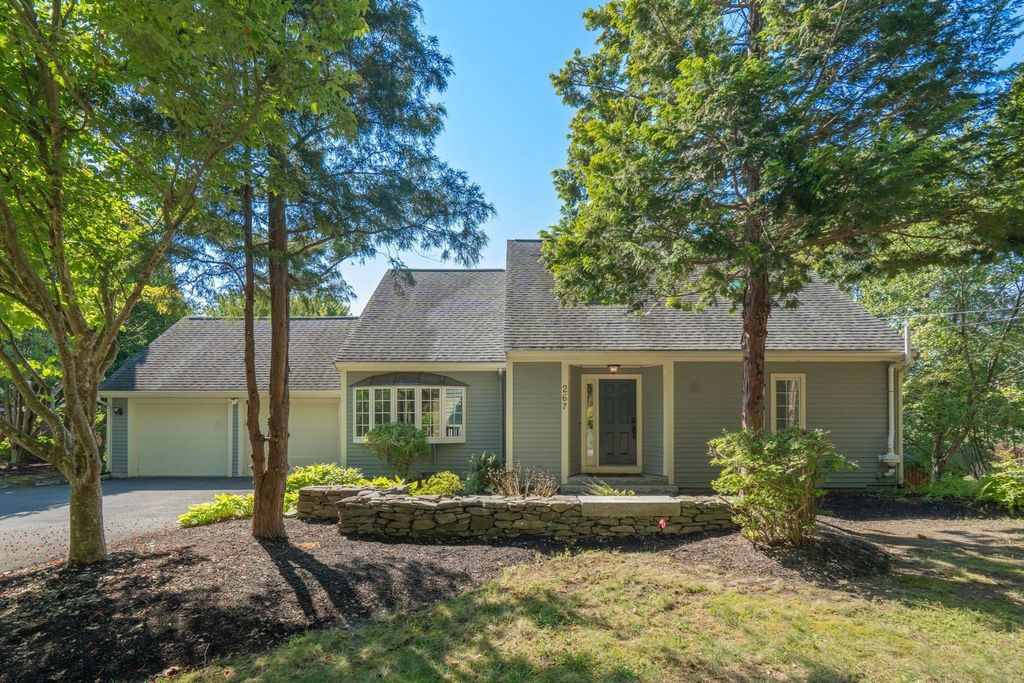 267 Concord Rd, Wayland, MA 01778