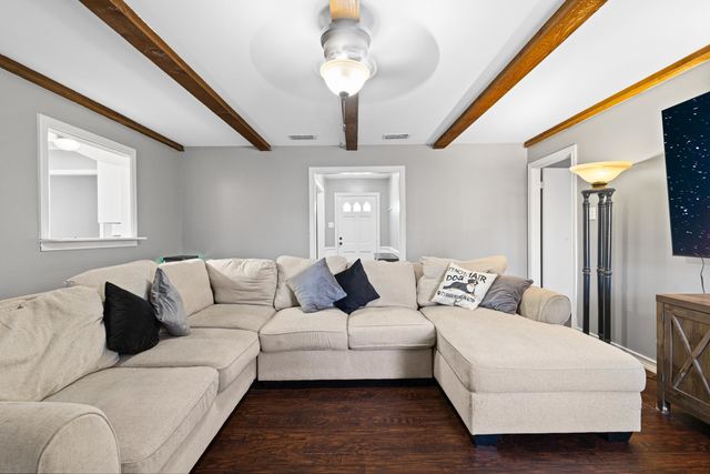 1200 Maywood Dr, Longview, TX 75604