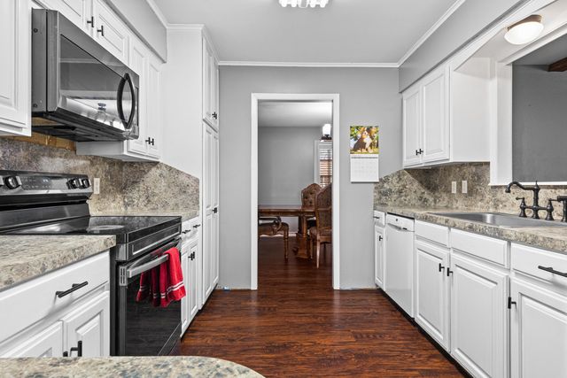 1200 Maywood Dr, Longview, TX 75604