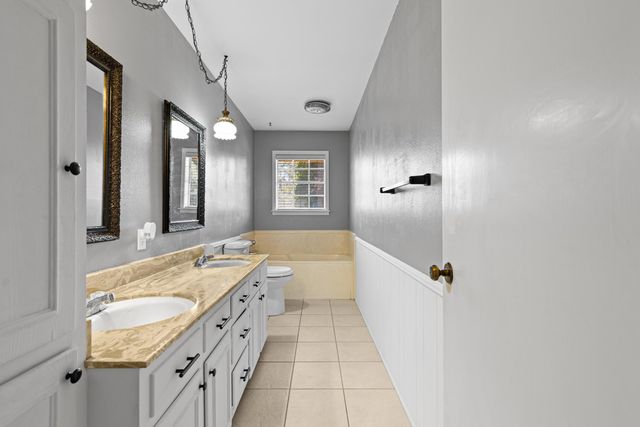 1200 Maywood Dr, Longview, TX 75604