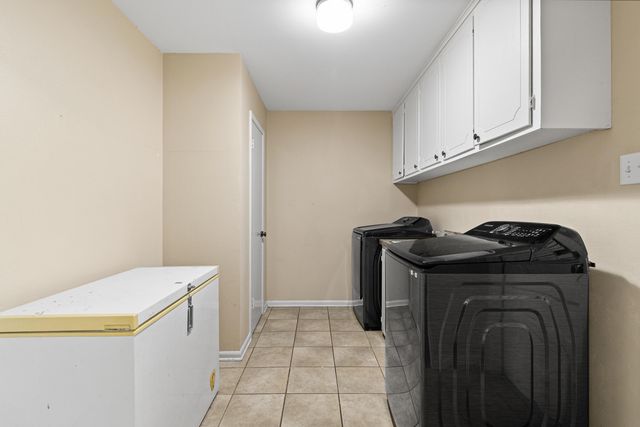 1200 Maywood Dr, Longview, TX 75604