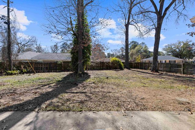 1200 Maywood Dr, Longview, TX 75604