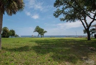 3013 Bay St, Gulf Breeze, FL 32563