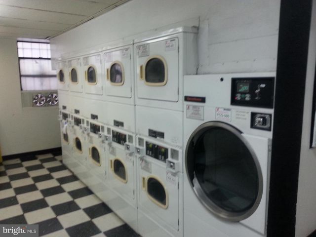 1 SCOTT CIR NW #203, Washington, DC 20036