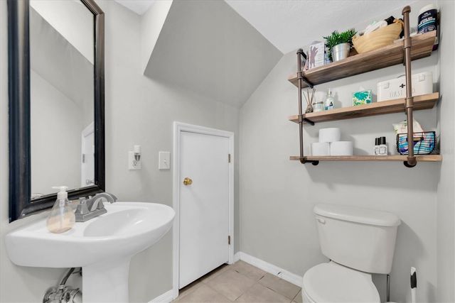 9404 COOPERVILLE COURT, Tampa, FL 33635