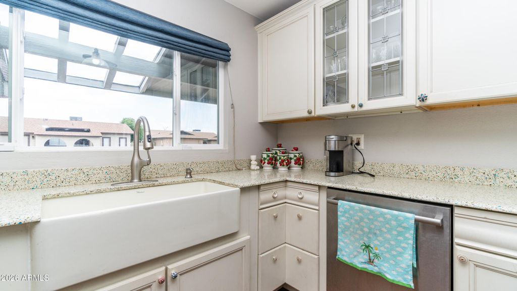 5232 W ONYX Avenue, Glendale, AZ 85302 — exterior