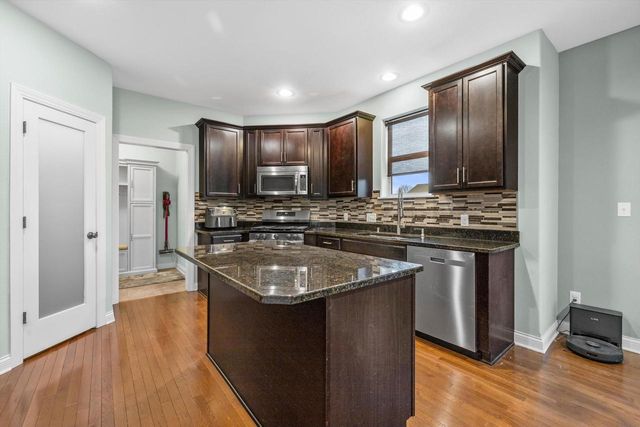 609 Calvin LANE, Mount Pleasant, WI 53406