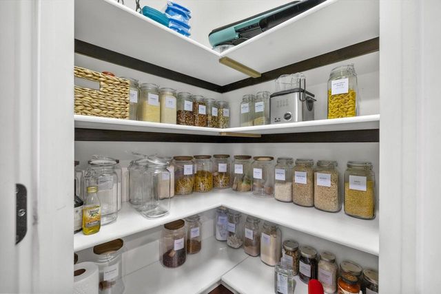 609 Calvin LANE, Mount Pleasant, WI 53406