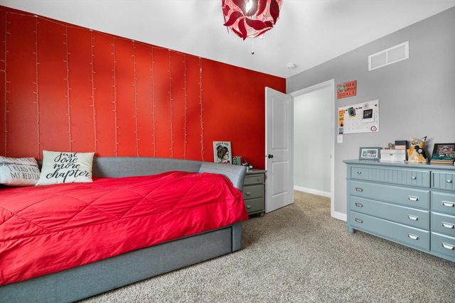 609 Calvin LANE, Mount Pleasant, WI 53406