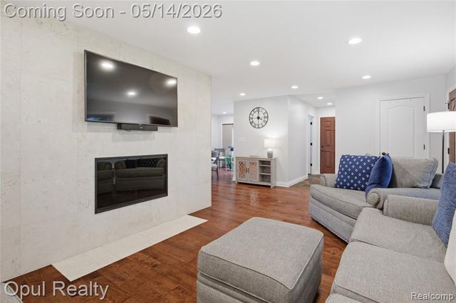 24018 Lynwood Drive, Novi, MI 48374