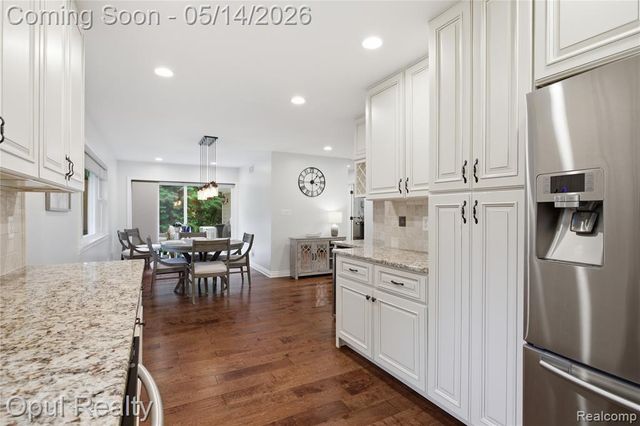 24018 Lynwood Drive, Novi, MI 48374