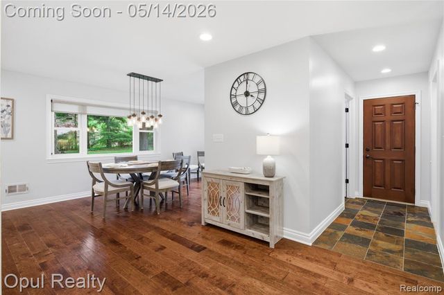 24018 Lynwood Drive, Novi, MI 48374