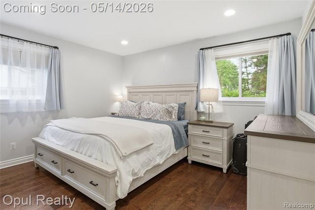 24018 Lynwood Drive, Novi, MI 48374