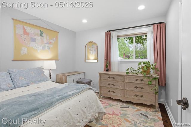 24018 Lynwood Drive, Novi, MI 48374