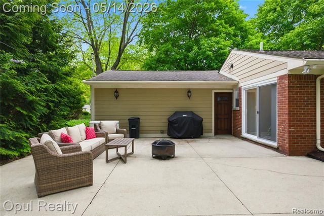 24018 Lynwood Drive, Novi, MI 48374