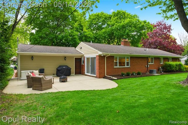 24018 Lynwood Drive, Novi, MI 48374