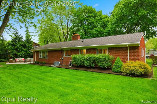 24018 Lynwood Drive, Novi, MI 48374