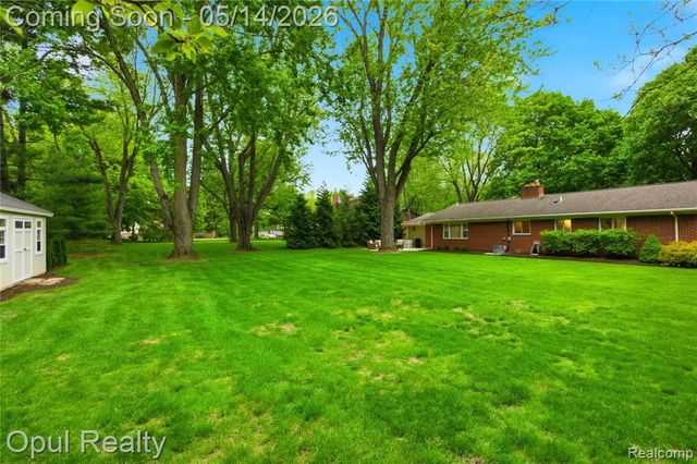 24018 Lynwood Drive, Novi, MI 48374